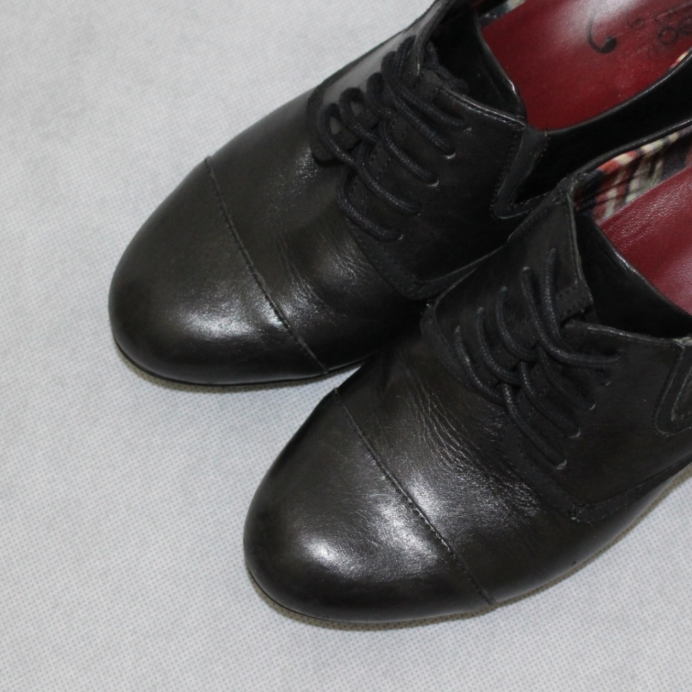 Oxford Styled Black Lace-up Heels